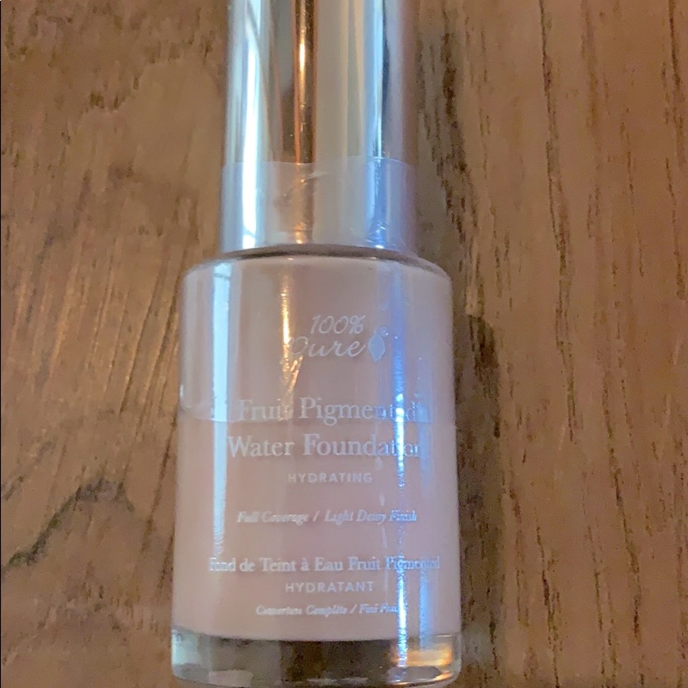 100% pure foundation NEW